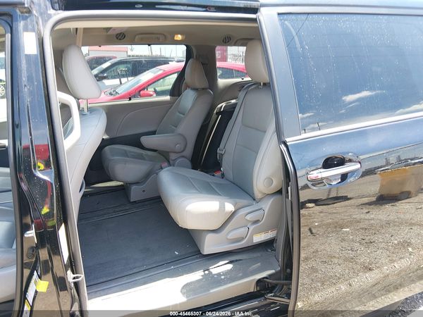 2015 TOYOTA SIENNA XLE PREMIUM 8 PASSENGER