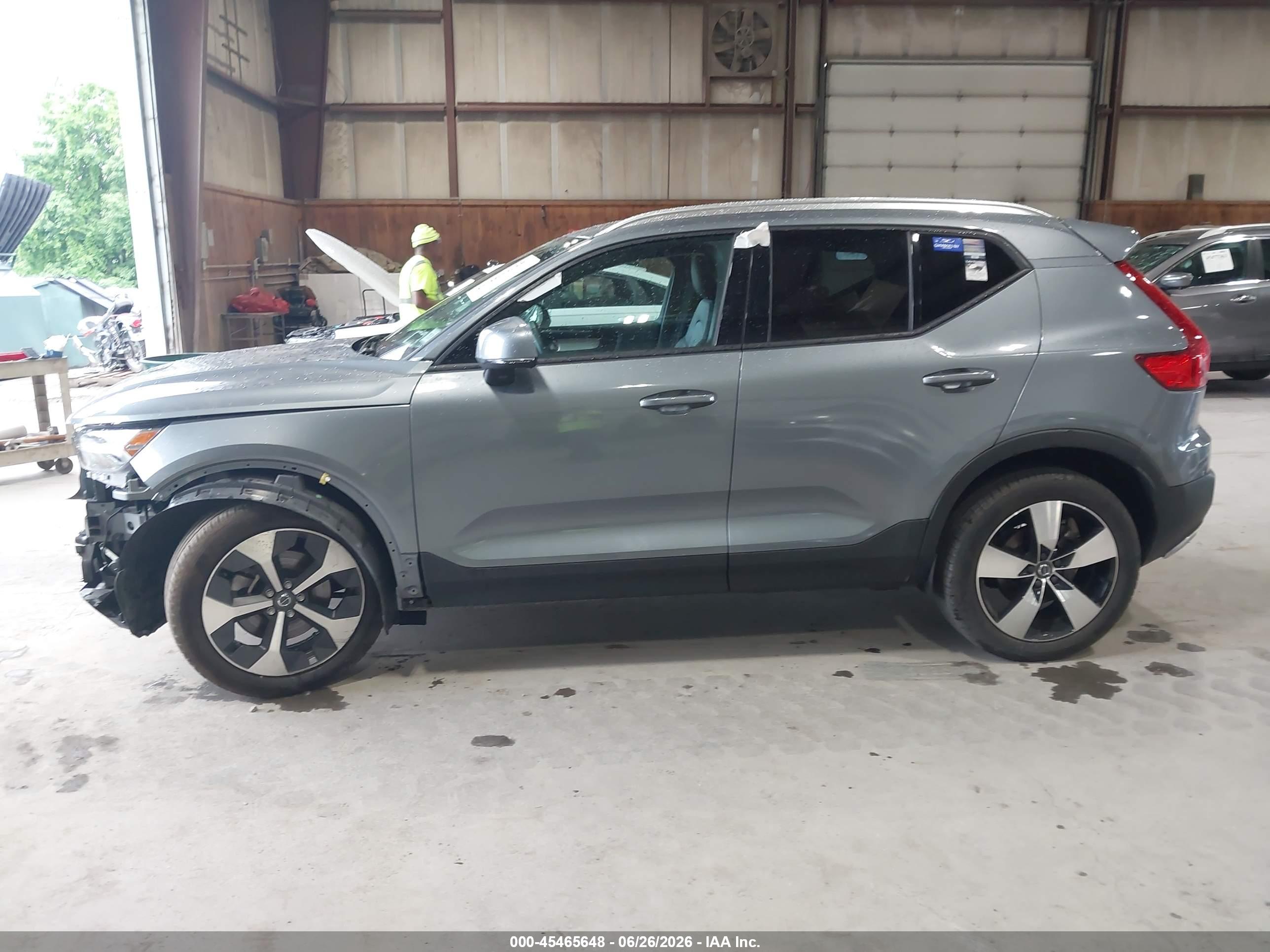 2019 VOLVO XC40 T5 MOMENTUM/T5 R-DESIGN