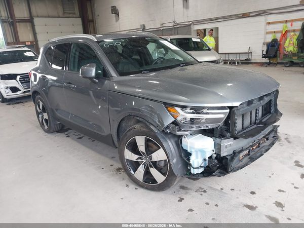 2019 VOLVO XC40 T5 MOMENTUM/T5 R-DESIGN