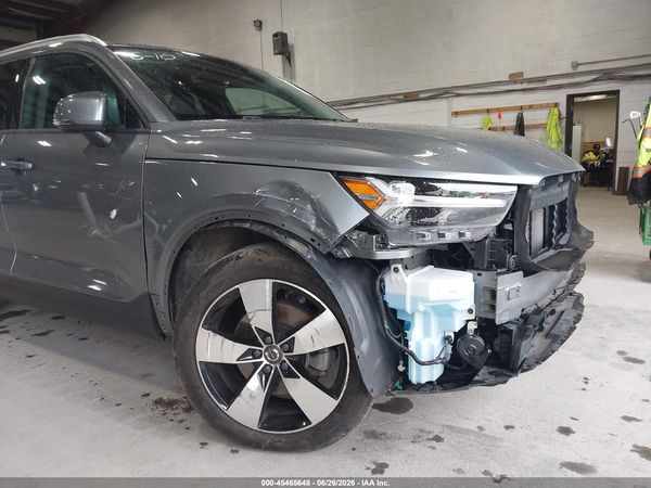 2019 VOLVO XC40 T5 MOMENTUM/T5 R-DESIGN