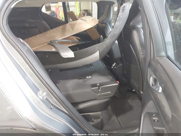 2019 VOLVO XC40 T5 MOMENTUM/T5 R-DESIGN