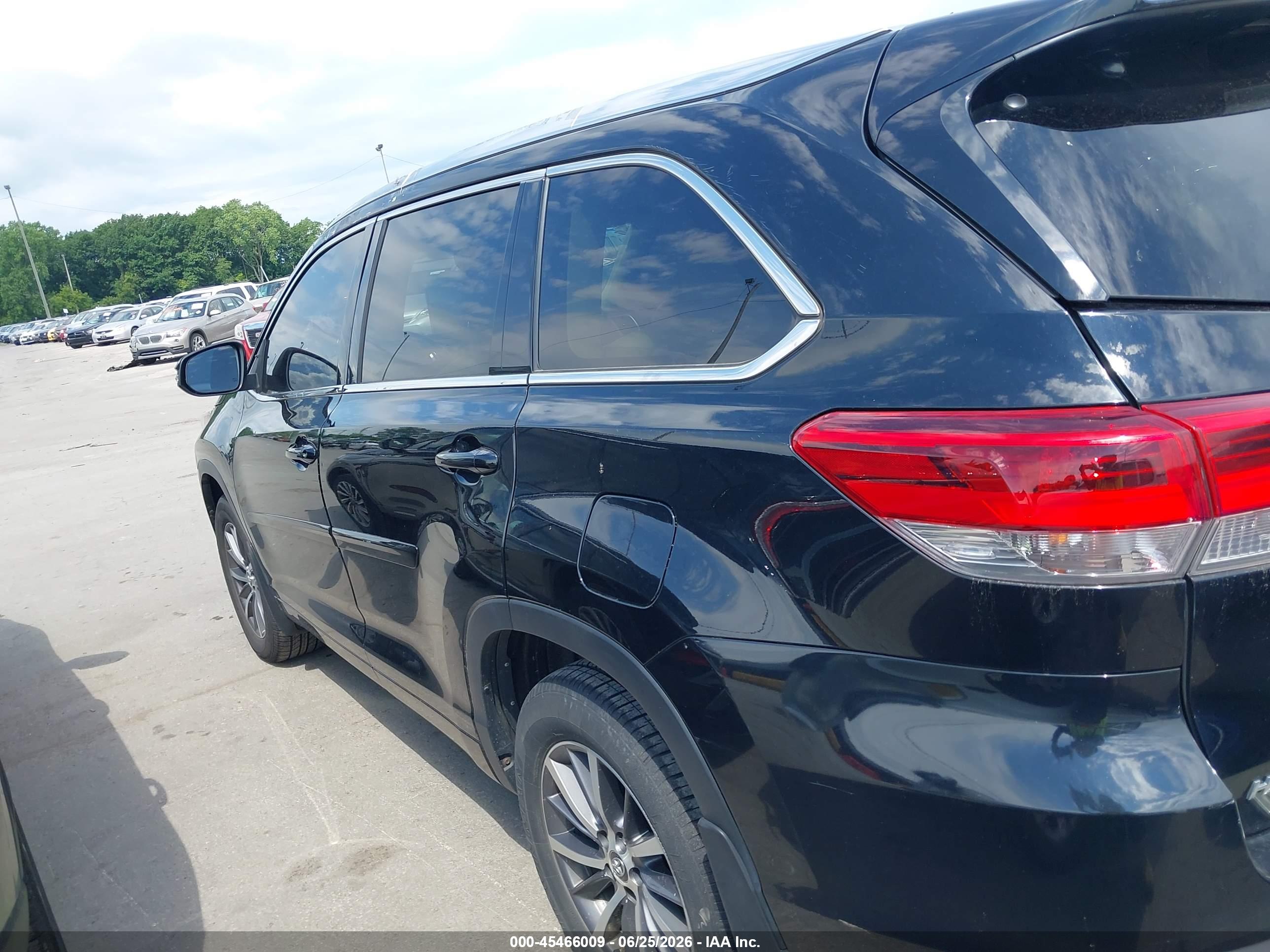2017 TOYOTA HIGHLANDER XLE