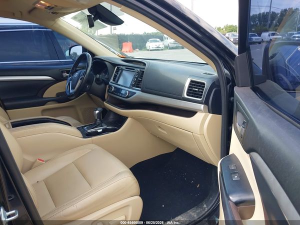 2017 TOYOTA HIGHLANDER XLE
