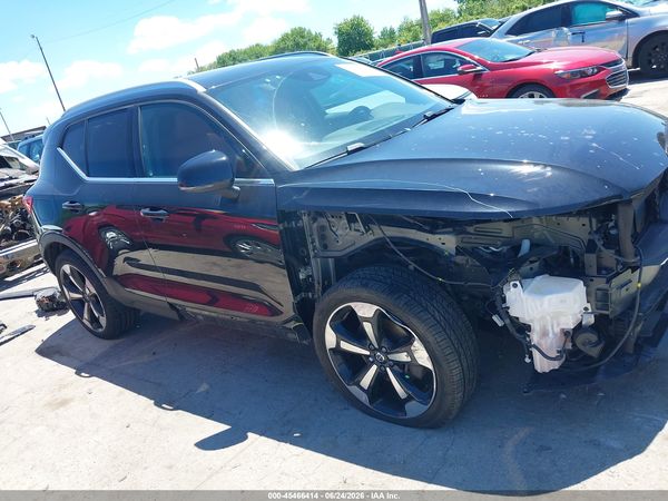 2020 VOLVO XC40 T5 INSCRIPTION