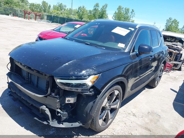 2020 VOLVO XC40 T5 INSCRIPTION