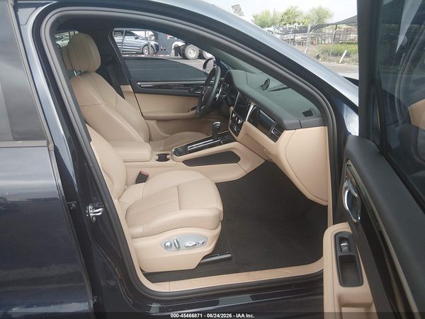 2023 PORSCHE MACAN T — I5
