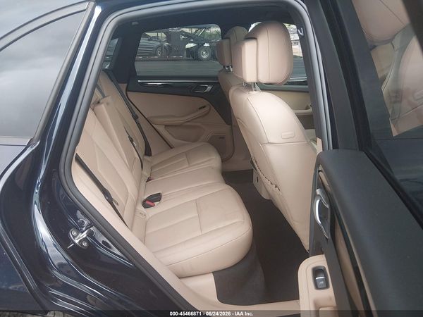 2023 PORSCHE MACAN T — I8