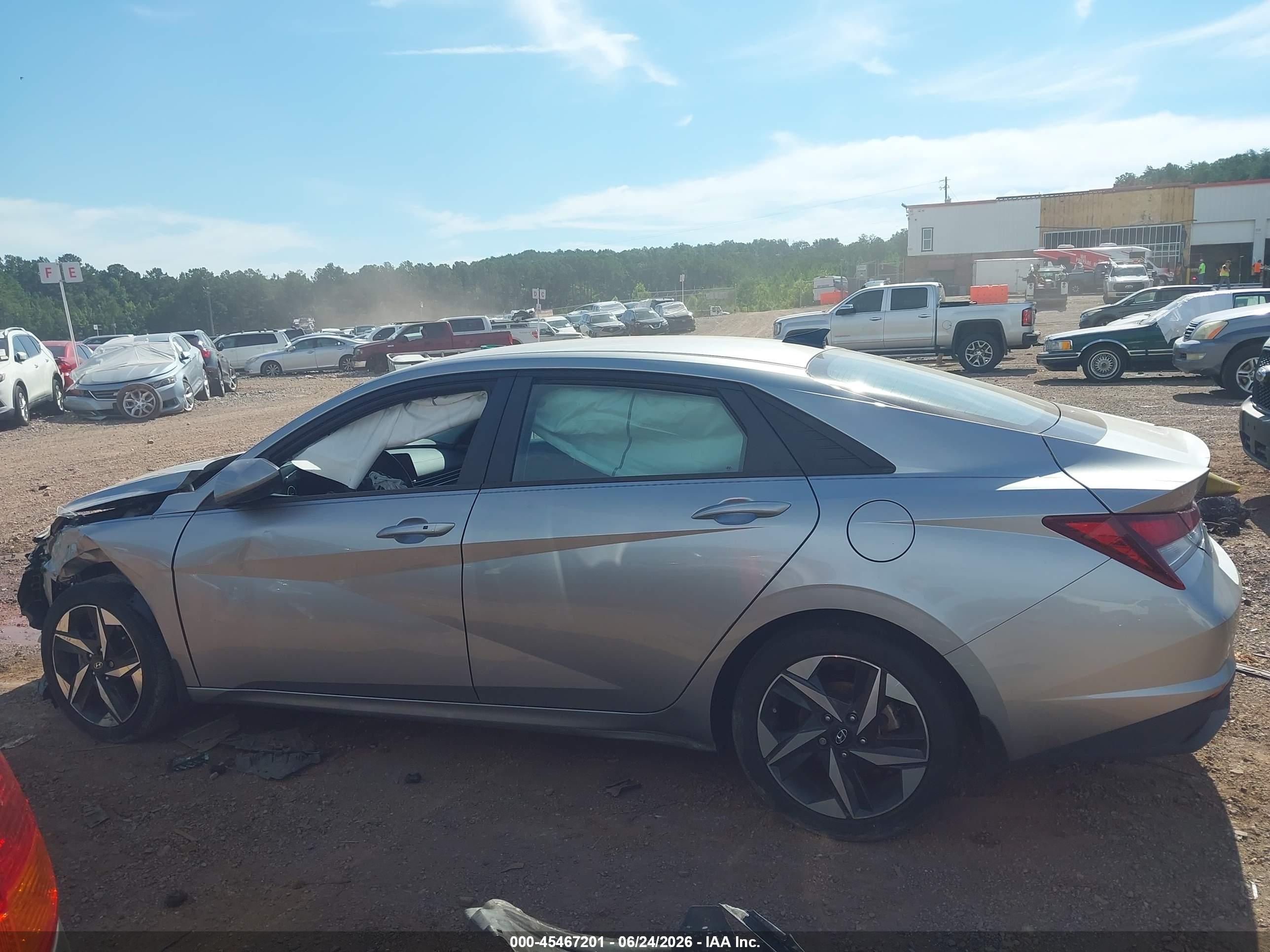 2023 HYUNDAI ELANTRA SEL