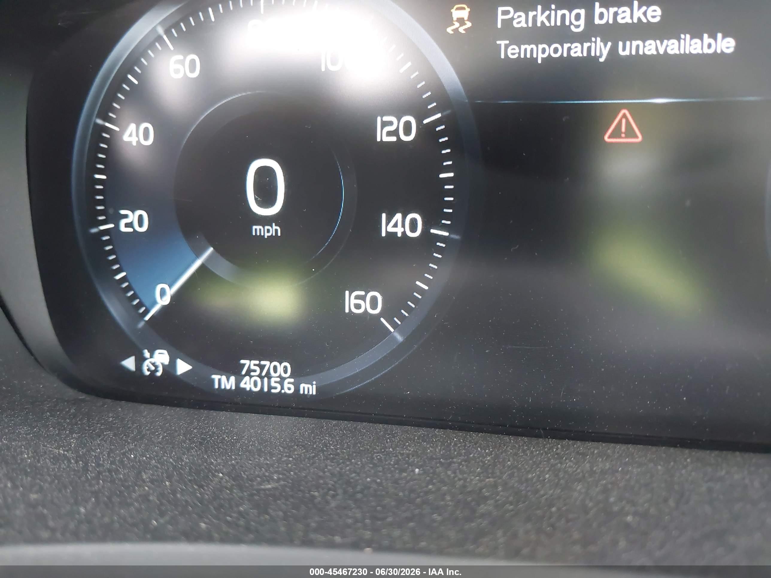 2018 VOLVO XC90 T6 MOMENTUM