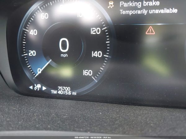 2018 VOLVO XC90 T6 MOMENTUM