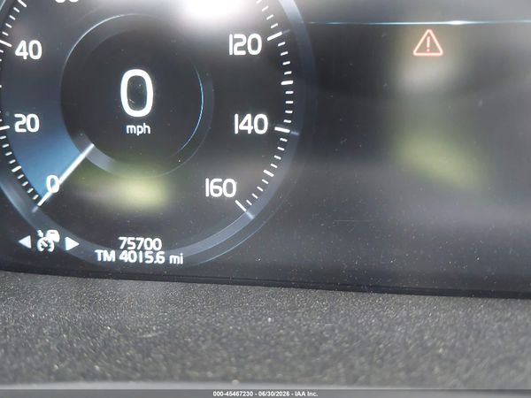 2018 VOLVO XC90 T6 MOMENTUM