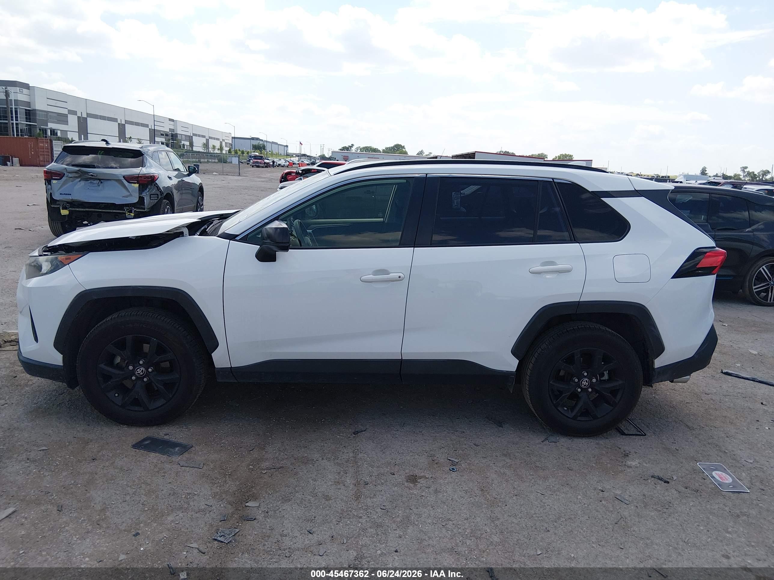 2019 TOYOTA RAV4 LE