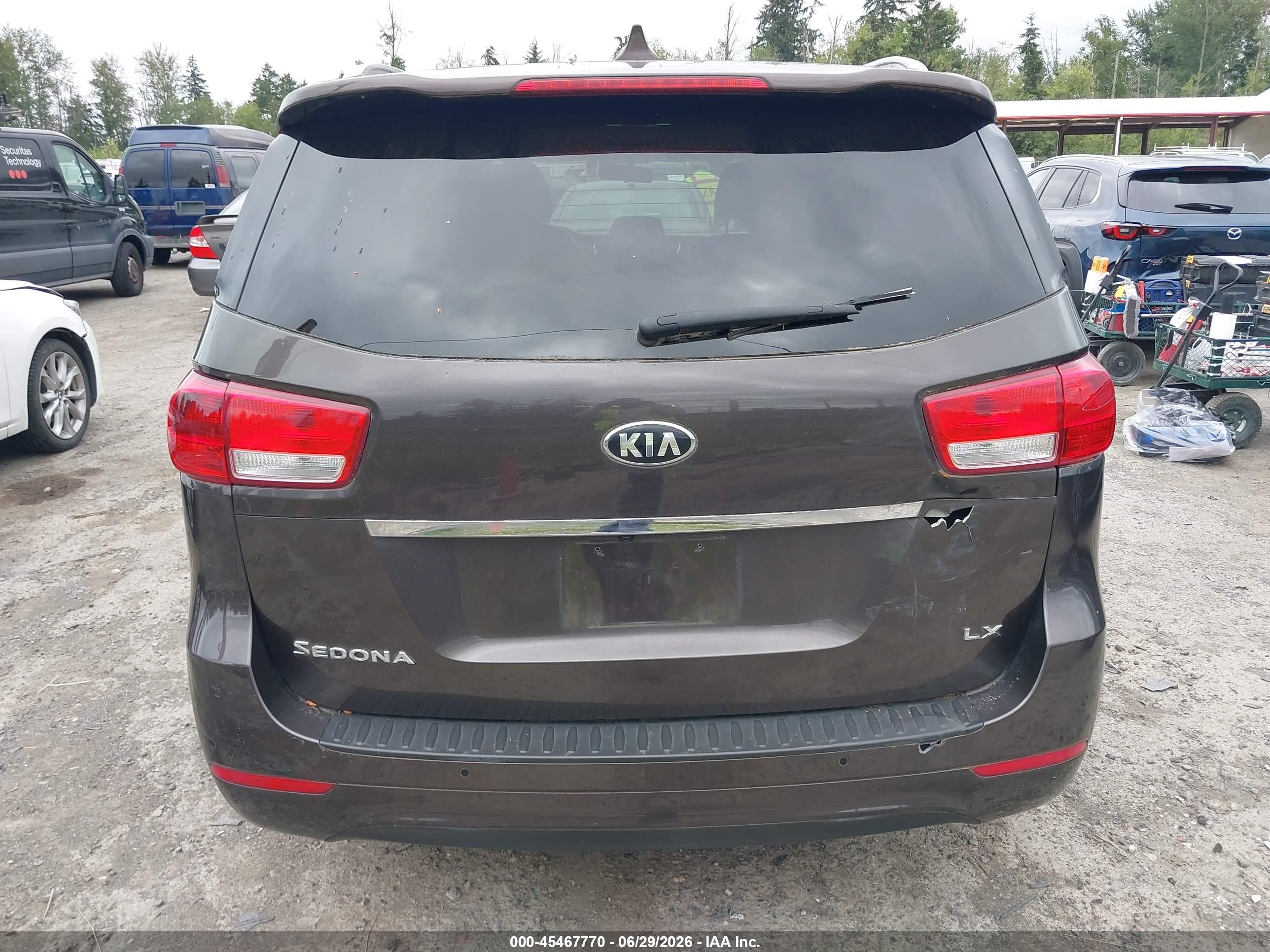 2017 KIA SEDONA LX