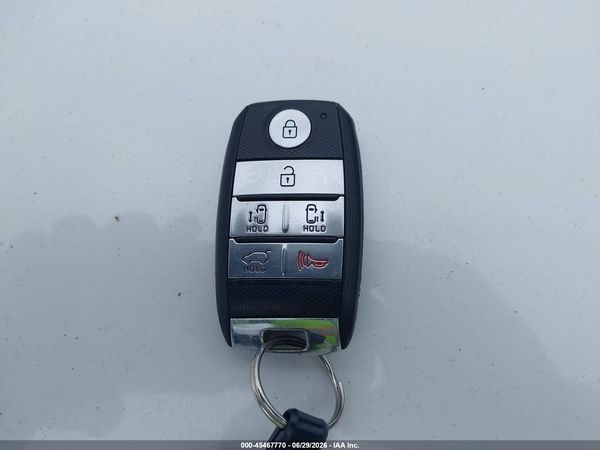 2017 KIA SEDONA LX