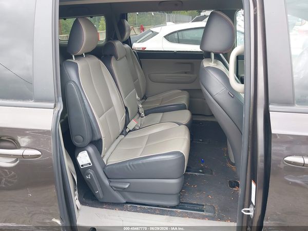 2017 KIA SEDONA LX
