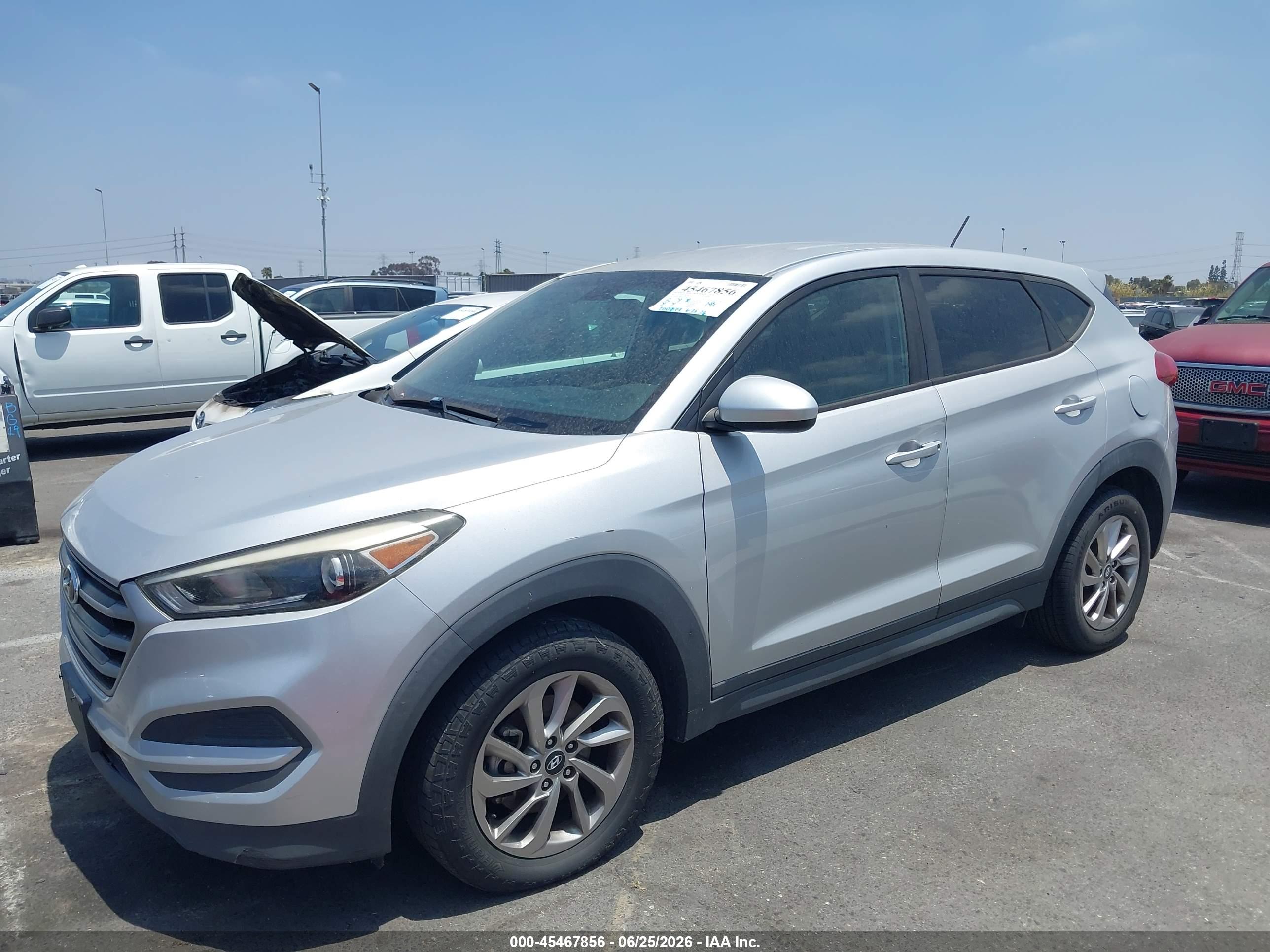2017 HYUNDAI TUCSON SE