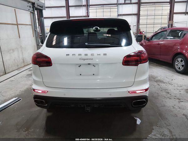 2016 PORSCHE CAYENNE