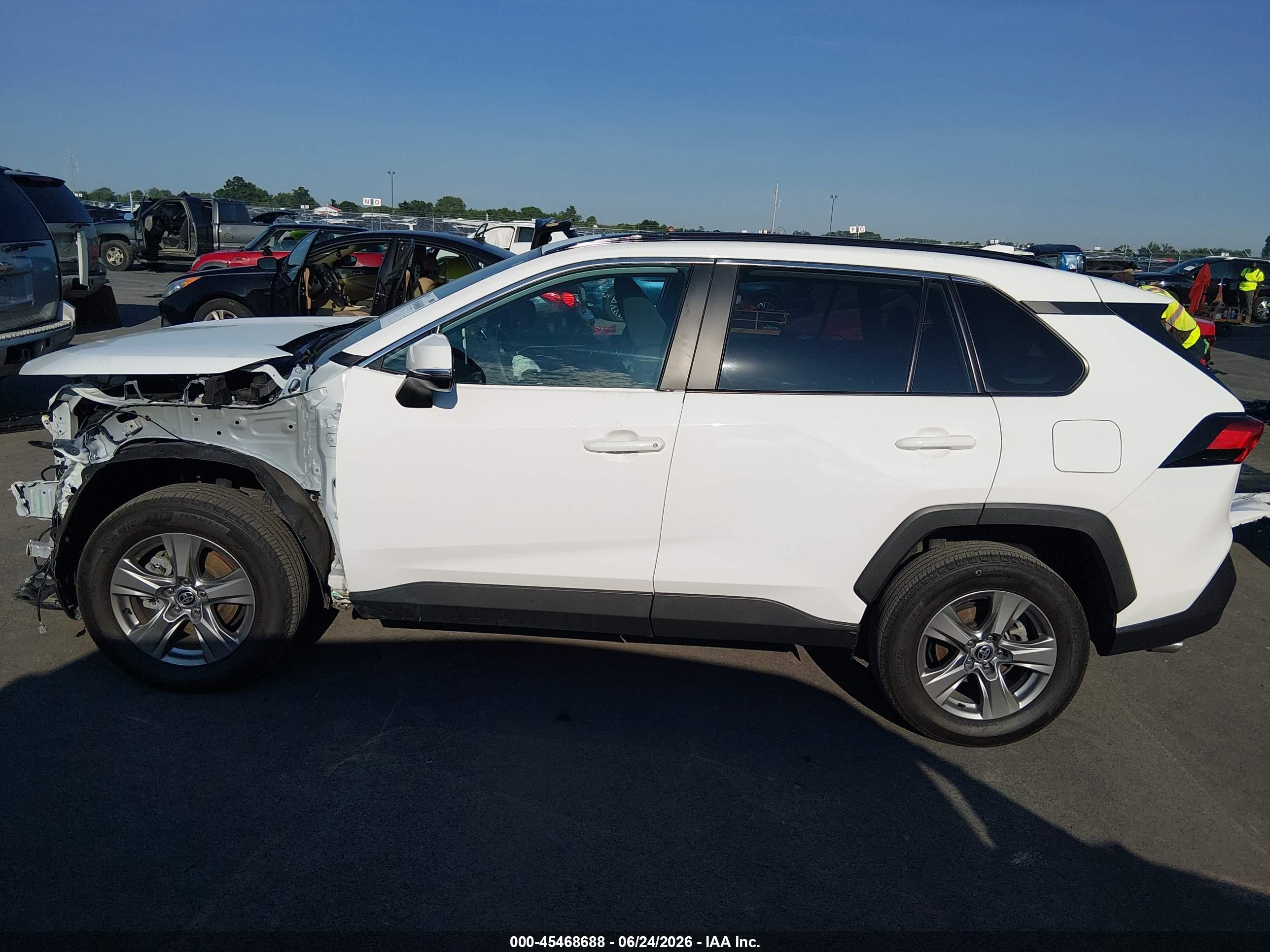 2024 TOYOTA RAV4 XLE