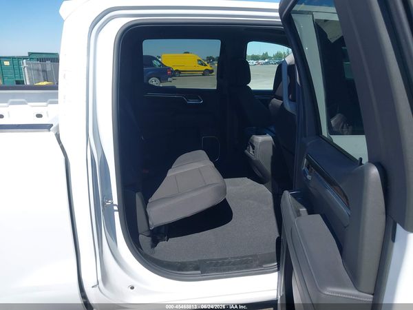 2025 CHEVROLET SILVERADO 1500 4WD  STANDARD BED LT — I8