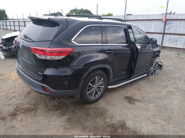 2019 TOYOTA HIGHLANDER XLE