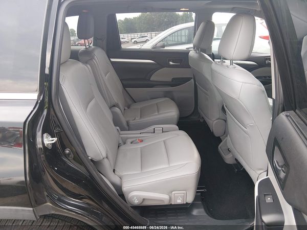 2019 TOYOTA HIGHLANDER XLE