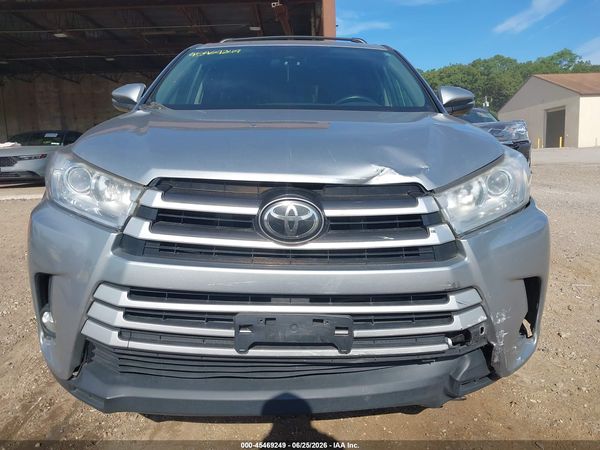 2017 TOYOTA HIGHLANDER LE PLUS
