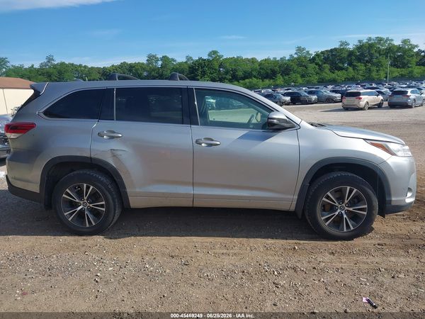 2017 TOYOTA HIGHLANDER LE PLUS