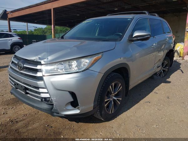 2017 TOYOTA HIGHLANDER LE PLUS