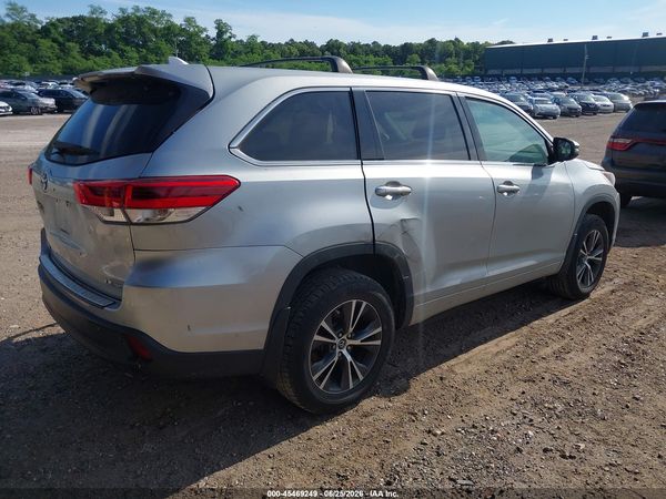 2017 TOYOTA HIGHLANDER LE PLUS