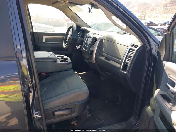 2017 RAM 1500 SLT  4X2 6'4 BOX