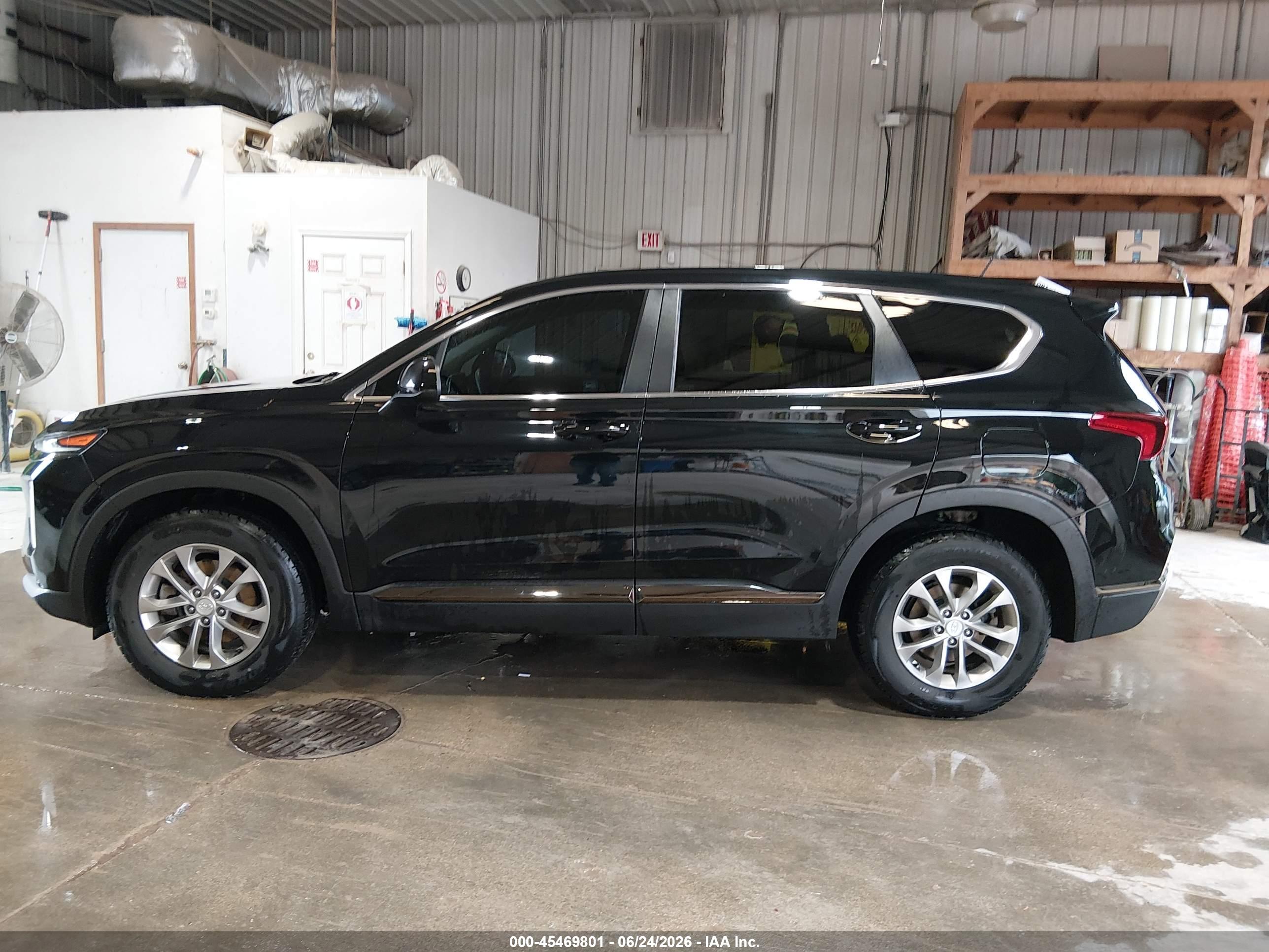 2019 HYUNDAI SANTA FE SE