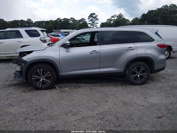 2019 TOYOTA HIGHLANDER LE