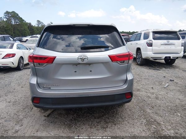 2019 TOYOTA HIGHLANDER LE