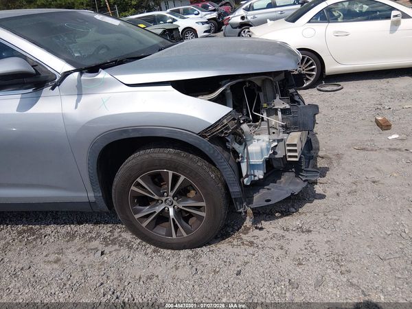 2019 TOYOTA HIGHLANDER LE