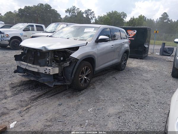 2019 TOYOTA HIGHLANDER LE