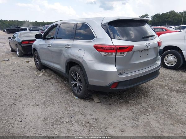 2019 TOYOTA HIGHLANDER LE
