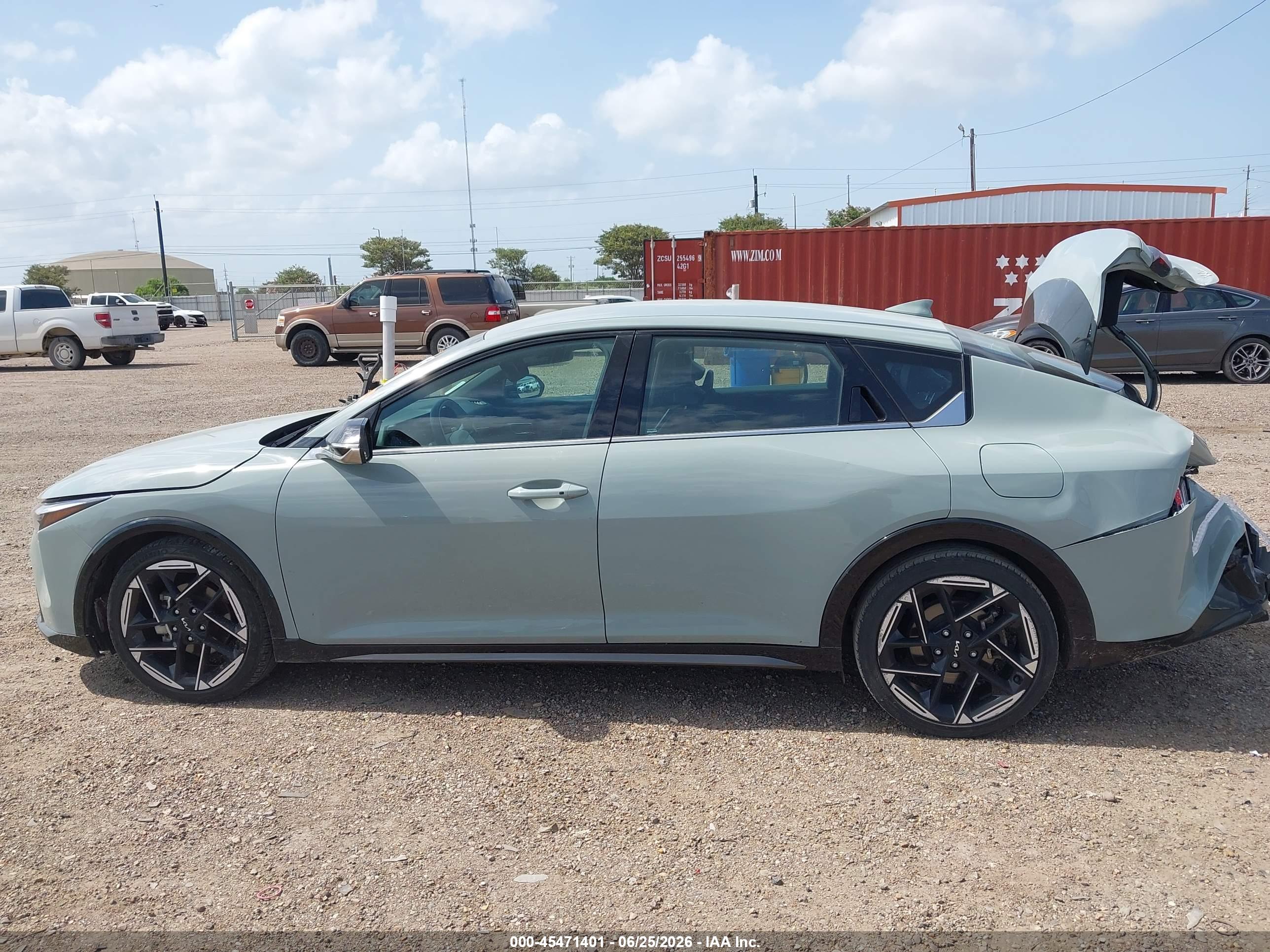2025 KIA K4 GT-LINE