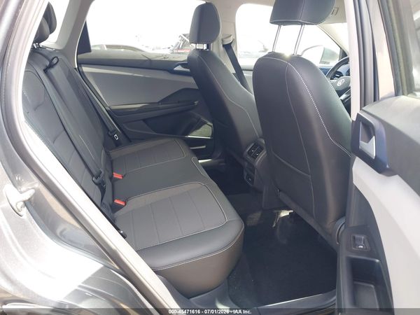 2024 VOLKSWAGEN TAOS 1.5T SE — I8