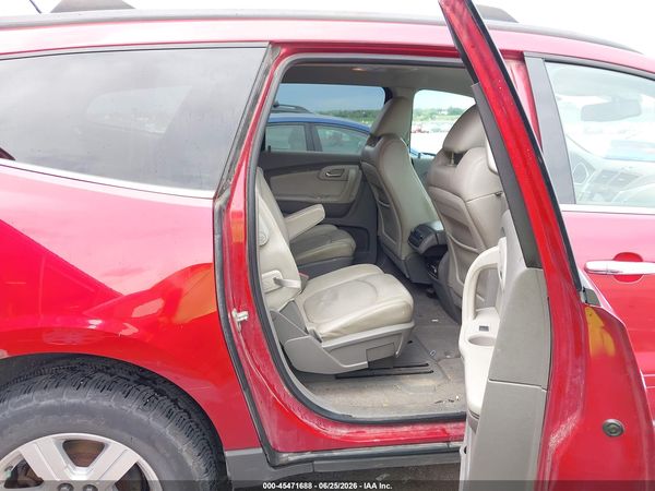2012 CHEVROLET TRAVERSE LT W/2LT — I8