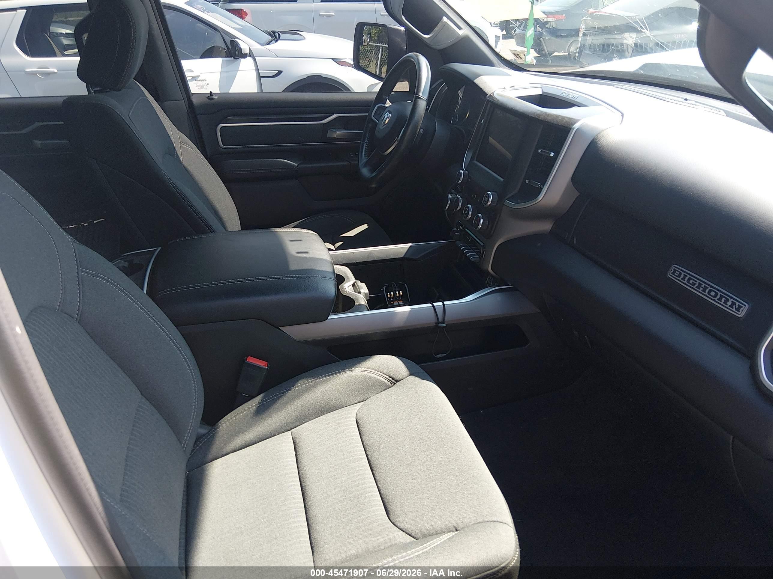 2022 RAM 1500 BIG HORN  4X4 6'4 BOX