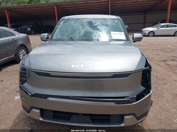 2024 KIA EV9 LIGHT LONG RANGE