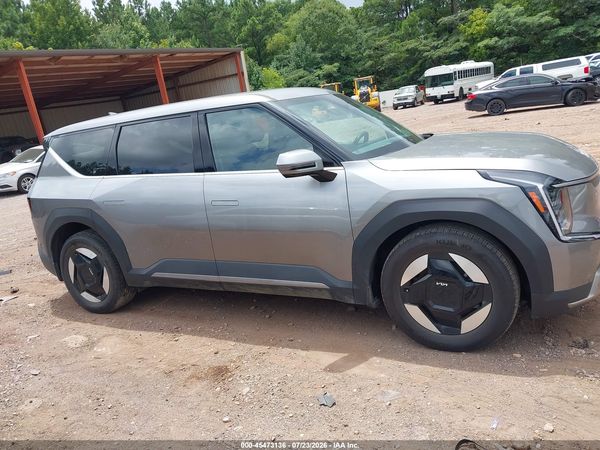 2024 KIA EV9 LIGHT LONG RANGE