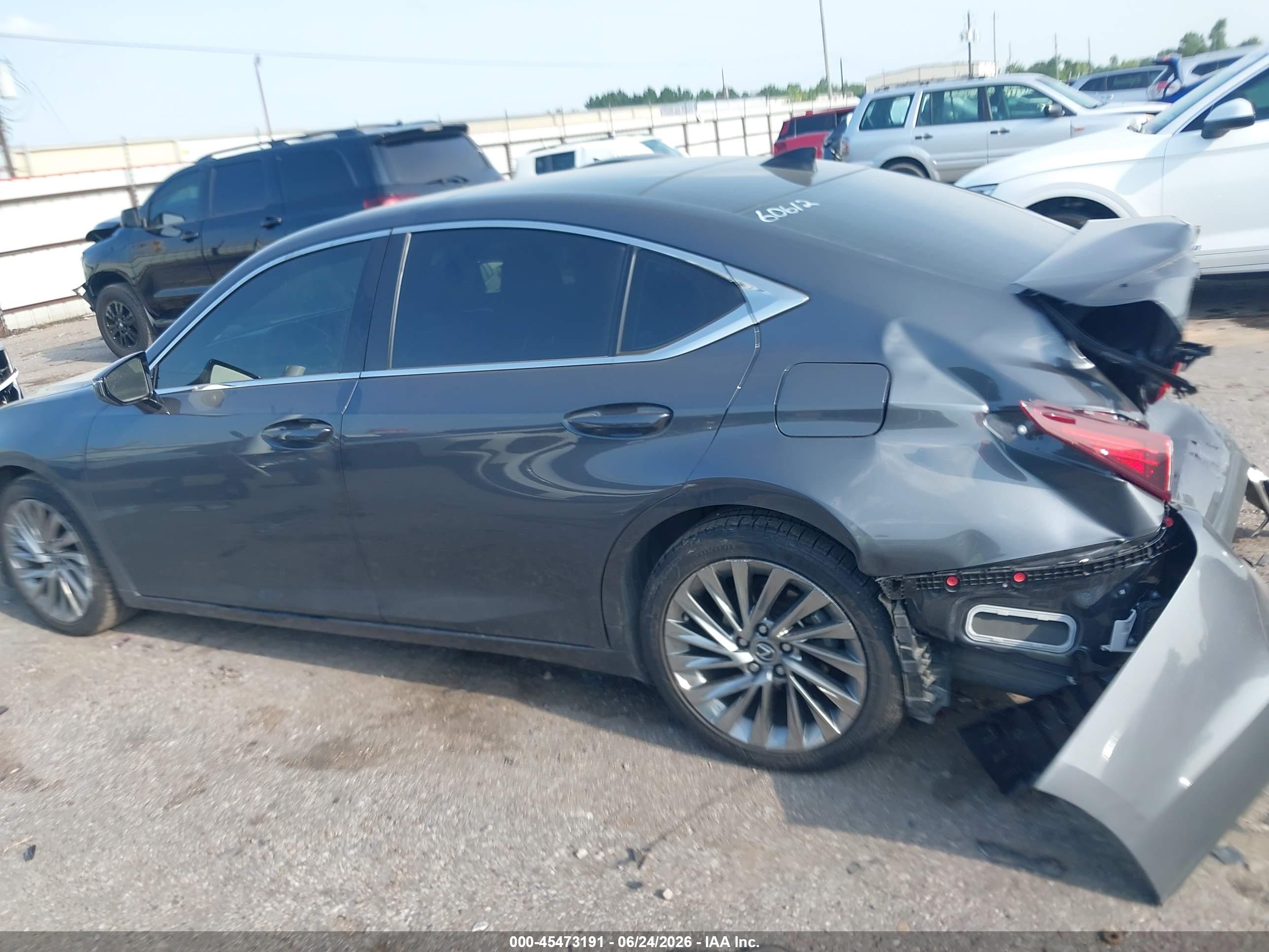 2025 LEXUS ES 350 ULTRA LUXURY