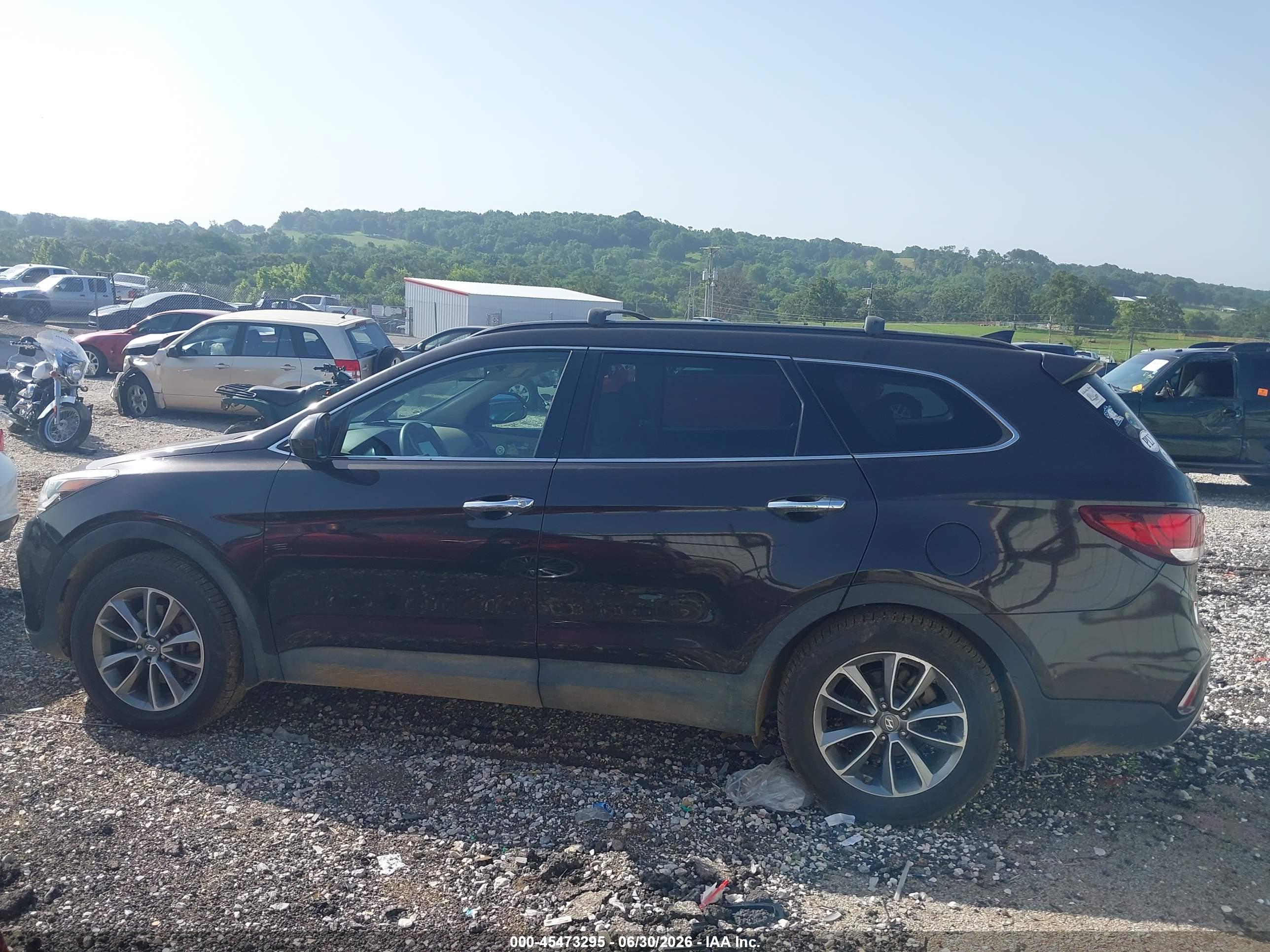 2017 HYUNDAI SANTA FE SE