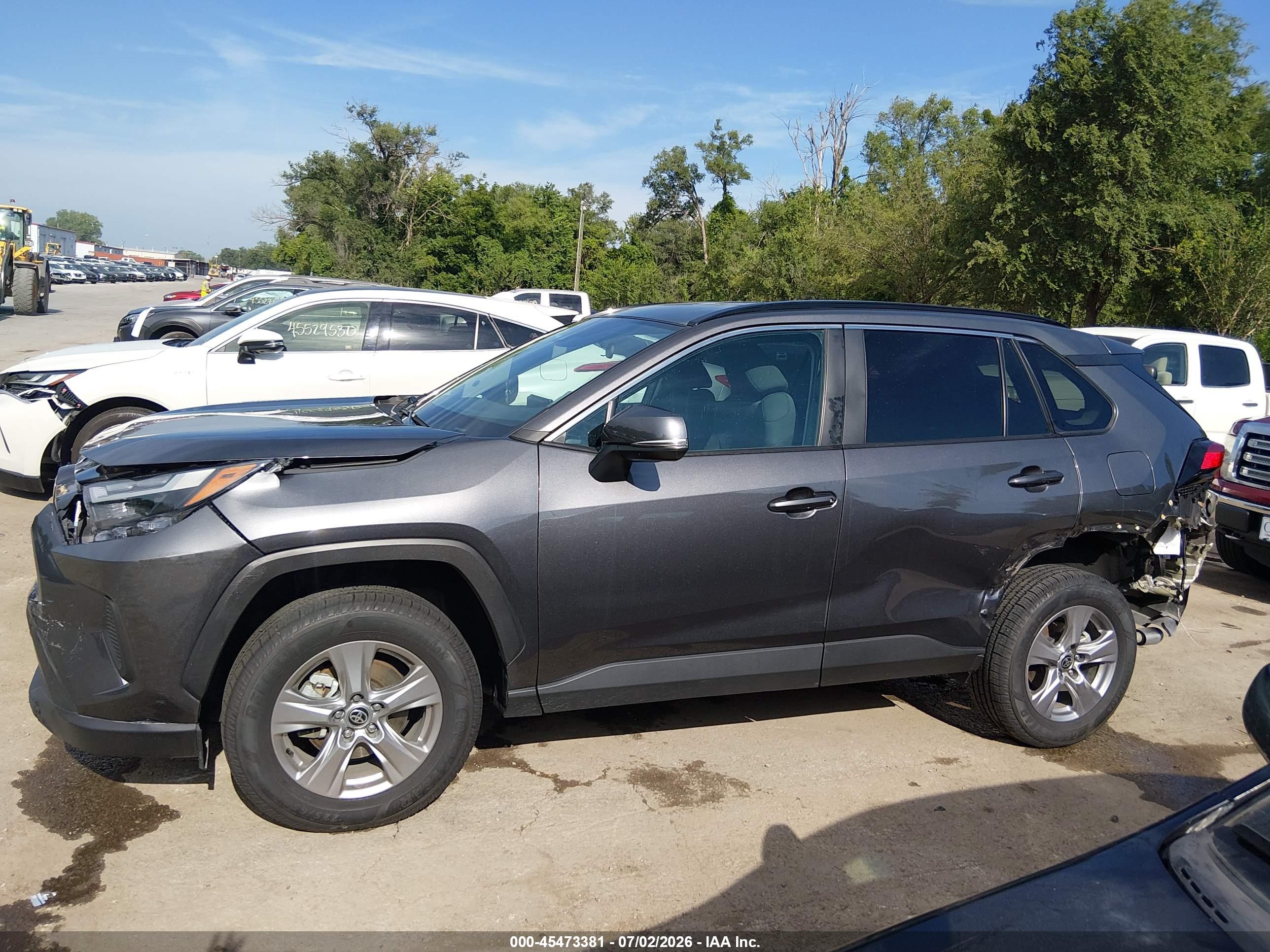 2022 TOYOTA RAV4 XLE