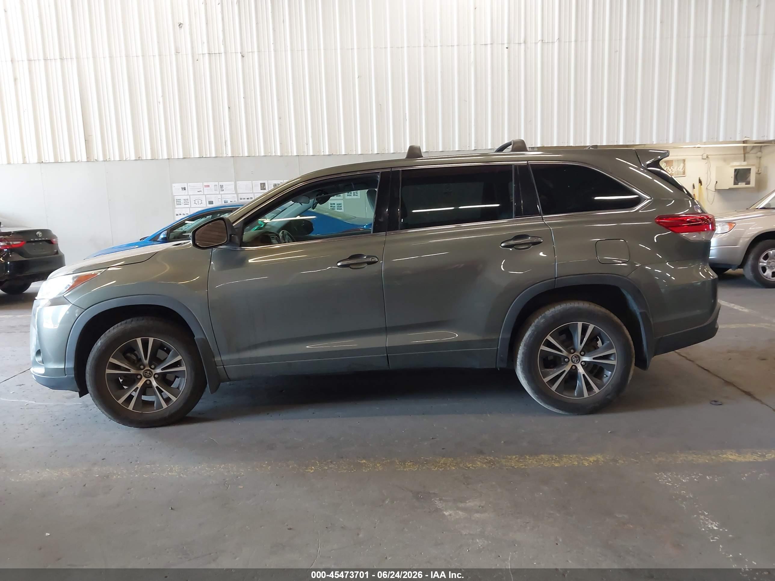 2018 TOYOTA HIGHLANDER LE PLUS