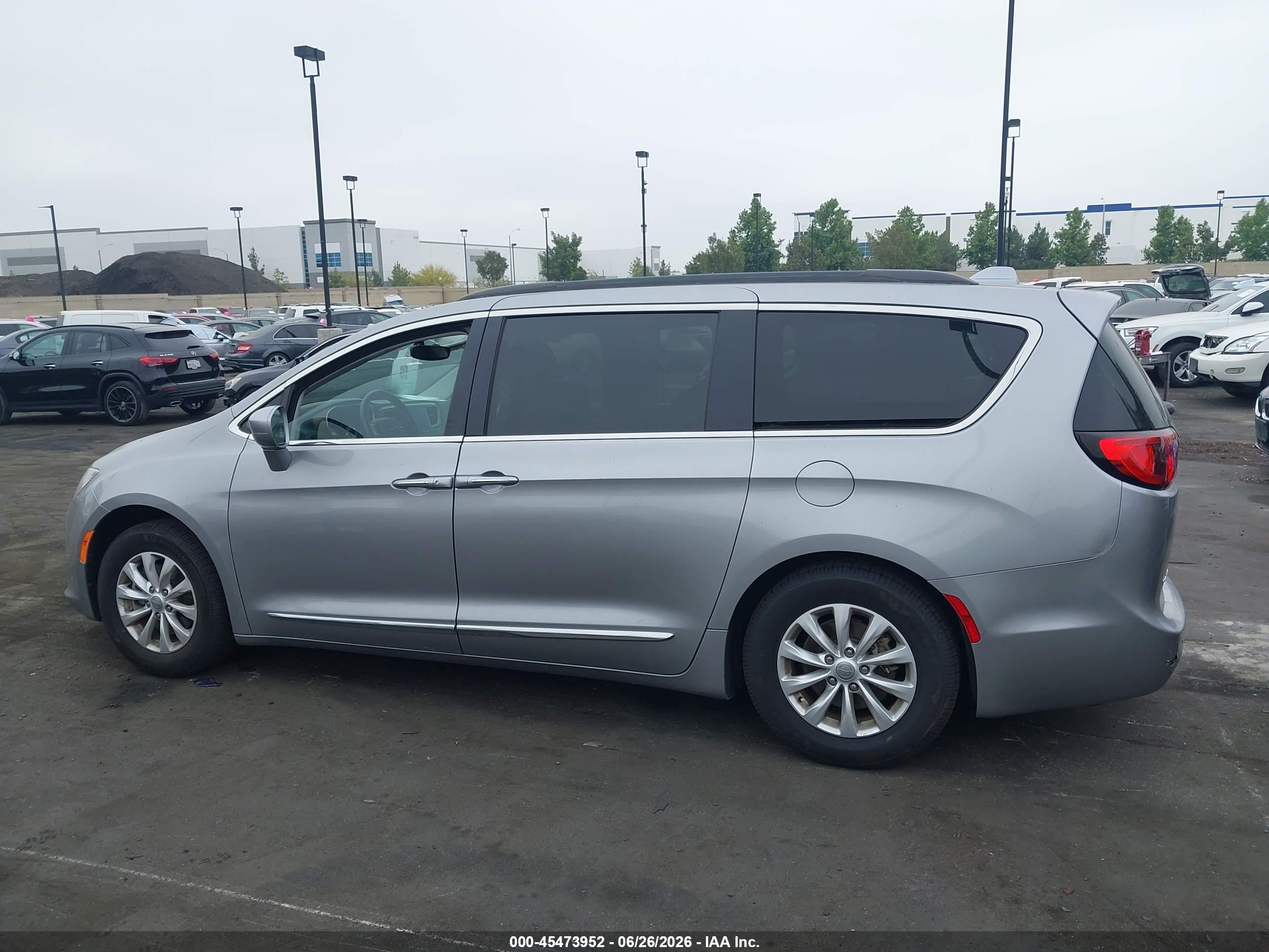 2017 CHRYSLER PACIFICA TOURING-L
