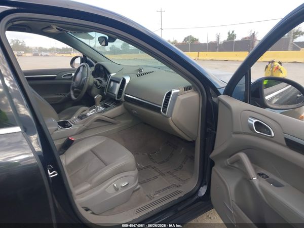 2012 PORSCHE CAYENNE