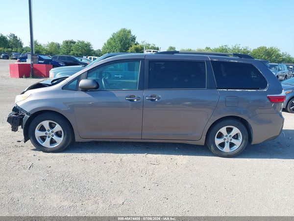 2016 TOYOTA SIENNA LE 8 PASSENGER