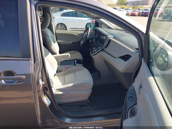 2016 TOYOTA SIENNA LE 8 PASSENGER